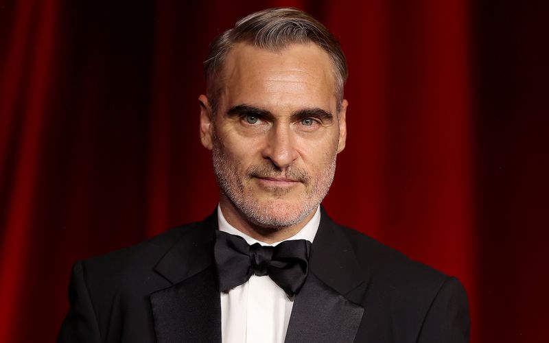 Joaquin Phoenix gehört zu den bekanntesten Schauspielern Hollywoods und arbeitete sich in die oberste Liga der Charakterdarsteller hoch. Anlässlich seines 50. Geburtstags am 28. Oktober zeigen wir Ihnen spannende Fun Facts über den "Joker"-Darsteller - von seinem Engagement für den Tierschutz bis hin zu seinen wichtigsten Filmen.