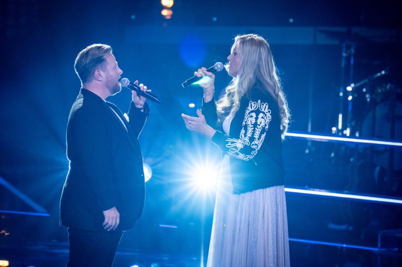 Ein so gefühlvolles Duo darf nicht getrennt werden: Petter und Jennifer bleiben auch nach ihrer Performance des a-ha-Songs "Crying in the Rain" im Team Samu. 