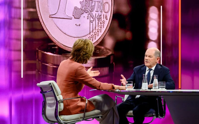 Olaf Scholz gab bei Maybrit Illner zu: "Aus meiner Sicht ist es schon manchmal sehr schwer, all die vielen Streitigkeiten durchzustehen."