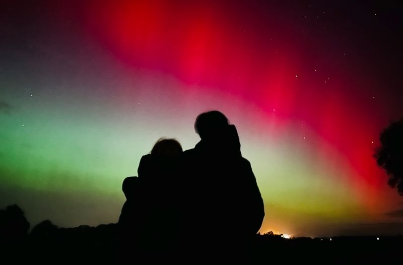 Im Spätsommer 2024 zeigten sich Polarlichter auch in Deutschland - wie hier, nördlich von Leipzig.