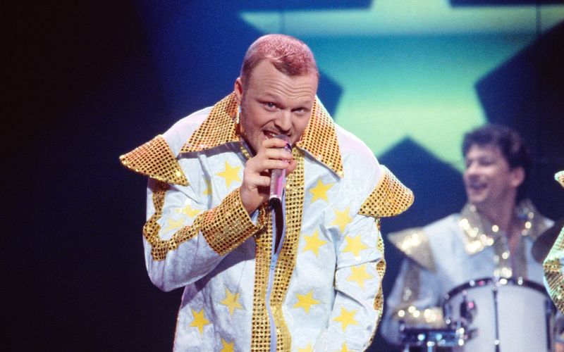 Im Jahr 2000 trat Stefan Raab selbst als deutscher Act auf die ESC-Bühne und schaffte es auf einen beachtlichen fünften Platz.