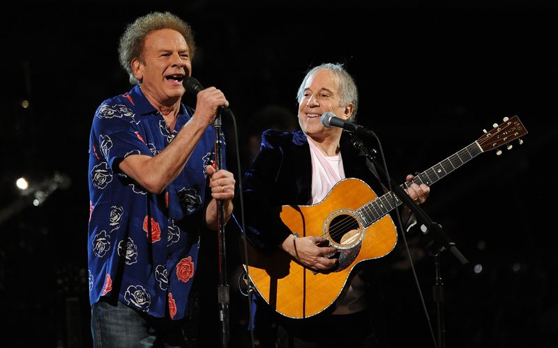 Einer der letzten Auftritte der beiden Streithähne: Art Garfunkel (links) und Paul Simon traten 2009 gemeinsam auf. Nun sollen sich die beiden Musiker ausgesprochen haben, wie Garfunkel in einem Interview erzählte.