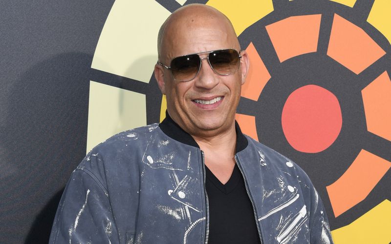 Seine 57 Jahre sieht man ihm nicht an: Vin Diesel, Star der Filmreihe "The Fast and the Furious", ist ein gutes Beispiel dafür, dass auch in Sachen Frisur gelten kann: Weniger ist mehr. Platz zehn im Ranking.