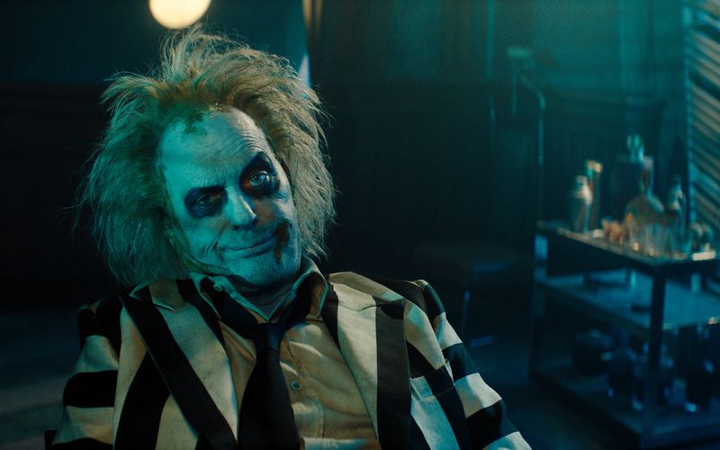 Nach 36 Jahren zurück: Mit "Beetlejuice Beetlejuice" feiert Tim Burtons legendärer Poltergeist sein Film-Comeback. In der Titelrolle, wie schon im ersten Film: Michael Keaton.