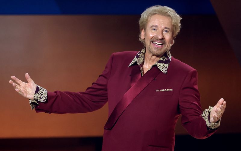 Thomas Gottschalk, hier bei seiner letzten "Wetten, dass ..?"-Show 2023 in Offenburg, wird in einer Schlagershow der ARD erwartet.