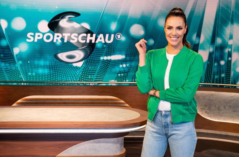 Esther Sedlaczek wird es freuen: Die "Sportschau" zeigt weiterhin Bundesliga-Fußball.