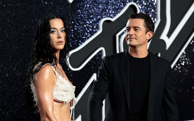 Orlando Bloom schwärmt von seiner Partnerin Katy Perry: "Ich liebe es, verliebt zu sein."