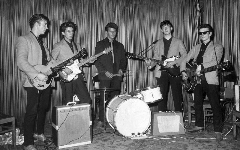 Eine Band, die sich und ihren Stil erst noch finden musste: "Die Beatles in Hamburg" zeigt einige spannende Bilder aus der Zeit vor der großen Beatlemania.