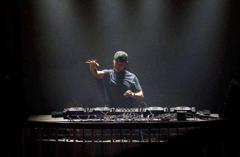 DJ Avicii tritt am 7. Februar 2016 während des Rolling Stone Live SF mit Talent Resources in San Francisco, Kalifornien, auf.