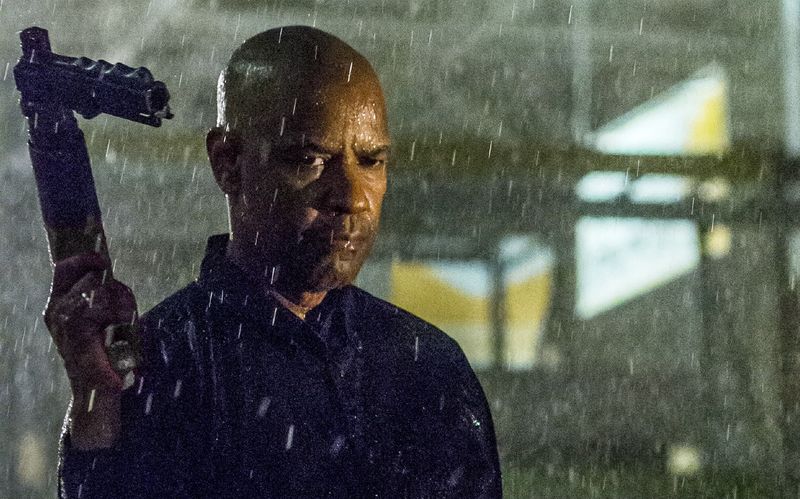 Gewiss: Keanu Reeves, Aaron Taylor-Johnson oder Chris Pine prägen das aktuelle Action-Kino. Dennoch müssen immer wieder auch die alten Haudegen des Genres ran. Wie etwa Denzel Washington (Bild: Szene aus "Equalizer"), der auf seine älteren Tage noch einmal Action-Darsteller wurde. Anlässlich seines 70. Geburtstages am 28. Dezember würdigen wir ihn und die anderen nimmermüden Vertreter des brachialen Kinos mit einer Bildergalerie.