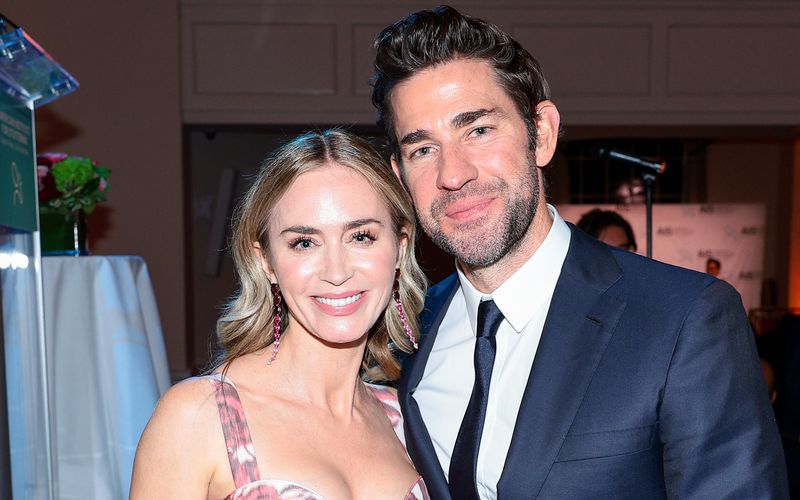 Emily Blunt ist seit 2010 mit dem Regisseur und Schauspieler John Krasinski verheiratet.