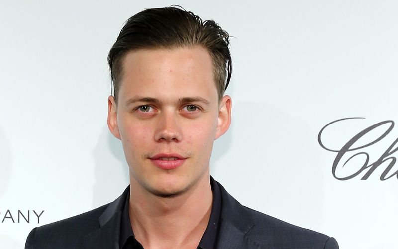 Bill Skarsgård hat schon einige Filmmonster gespielt. Aktuell ist der schwedische Schauspieler als Nosferatu im Kino zu sehen.