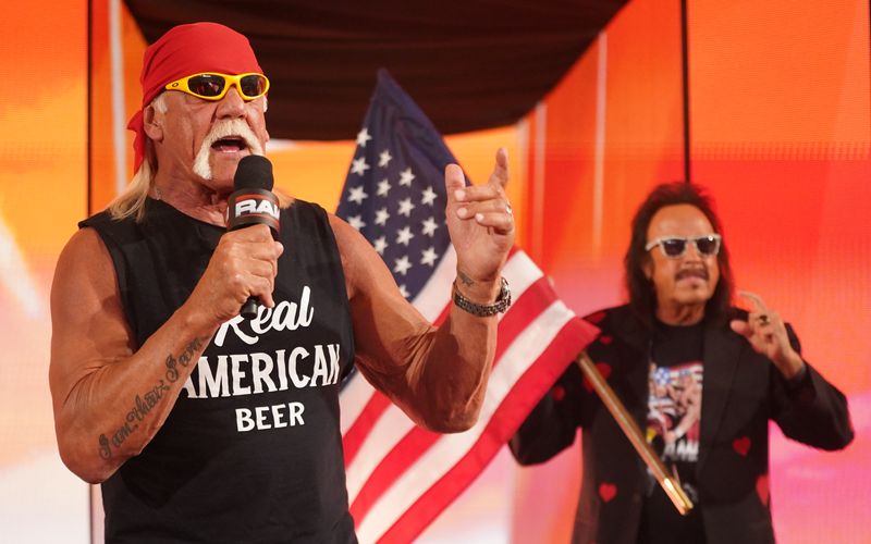 Von Wrestlingfans ausgebuht: Hulk Hogan (links) bei der Netflix-Premiere der Wrestlingshow "Monday Night Raw".