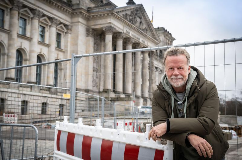 "Wer repariert unser Land?", fragt Jenke von Wilmsdorff in seiner neuen Reportage "Baustelle Deutschland".