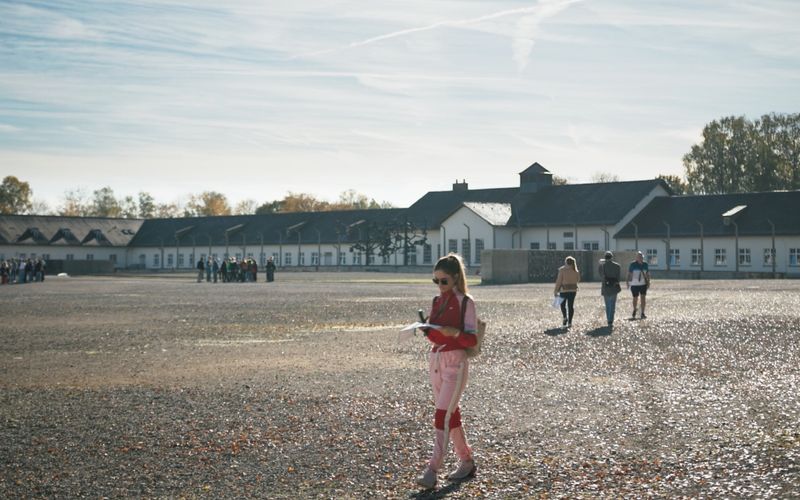 Wie kann die Erinnerungskultur der Zukunft aussehen, wenn es keine Zeitzeugen mehr gibt? Diese Frage stellt der Dokumentarfilm "Heute ist das Gestern von morgen". 