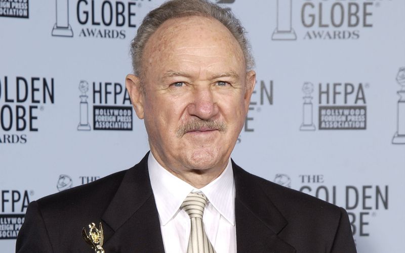 Mit Klassikern wie "Brennpunkt Brooklyn", "Der Dialog" und "Erbarmungslos" wurde Gene Hackman unsterblich. Als Schauspieler erreichte er mehr als genug, um getrost in Rente zu gehen. Vor mehr als 20 Jahren zog sich der Oscar-Preisträger aus dem Filmgeschäft zurück. Heute leibt und lebt er mit stolzen 95 Jahren. Genauso wie die anderen Promis, die wir in der Galerie präsentieren.
