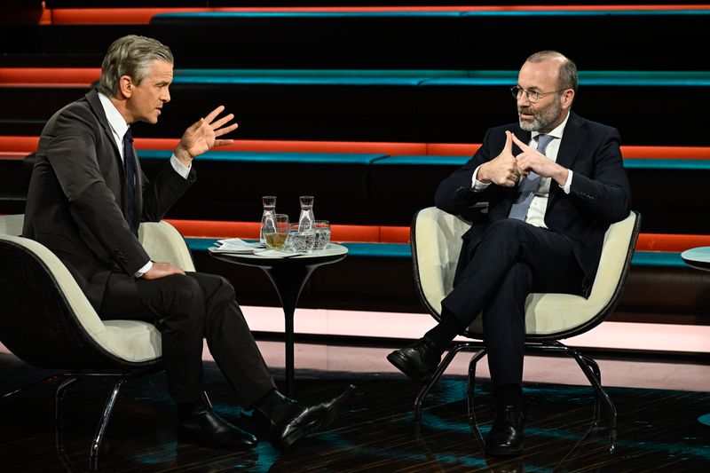 ZDF-Moderator Markus Lanz wollte am Dienstagabend von CSU-Vize Manfred Weber wissen, ob die Brandmauer zur AfD noch stehe.