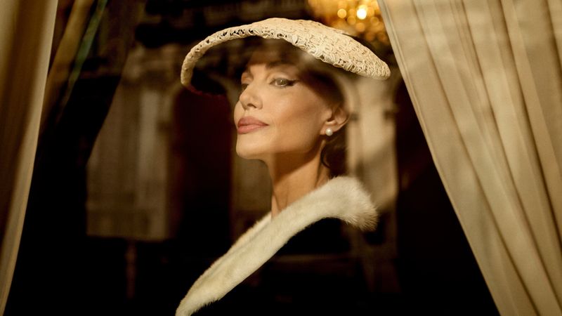 Eine der größten Rollen ihrer Karriere, sagen manche: In "Maria" verkörpert Angelina Jolie die legendäre Opernsängerin Maria Callas.