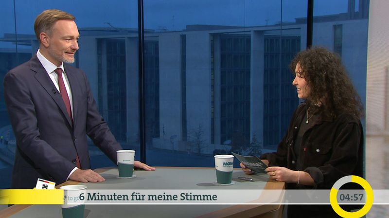 Im ARD-Moma stellte sich Christian Lindner den Fragen von Studentin Karla Bauszus.