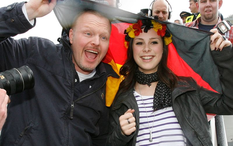 So sehen Sieger aus: 2010 gewann Lena Meyer-Landrut mit "Satellite" den Eurovision Song Contest - auch dank tatkräftiger Unterstützung von Stefan Raab. Raab sucht in diesem Jahr bei "Chefsache ESC" wieder einen deutschen Starter. Das scheint nötig beim Blick auf die Bilanz der Jahre seit Lenas Triumph.