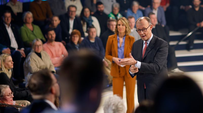 "Da sind wir uns nicht einig": Beim Thema Migration war Friedrich Merz (CDU) anderer Meinung als eine Fragestellerin aus dem Publikum.