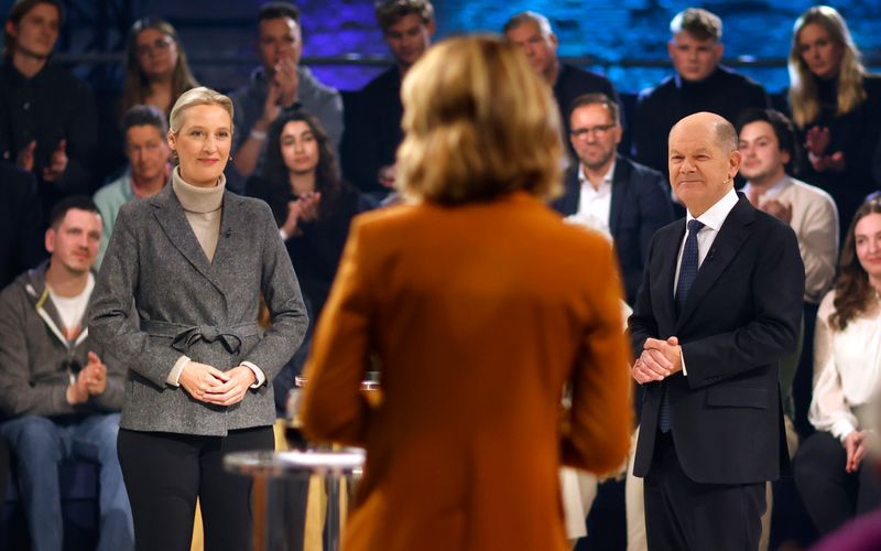 Während der ARD-"Faktencheck" mehrere Behauptungen von AfD-Spitzenkandidatin Alice Weidel beanstandet, halten die Aussagen von Kanzler Olaf Scholz in der "Wahlarena" einer Überprüfung stand.