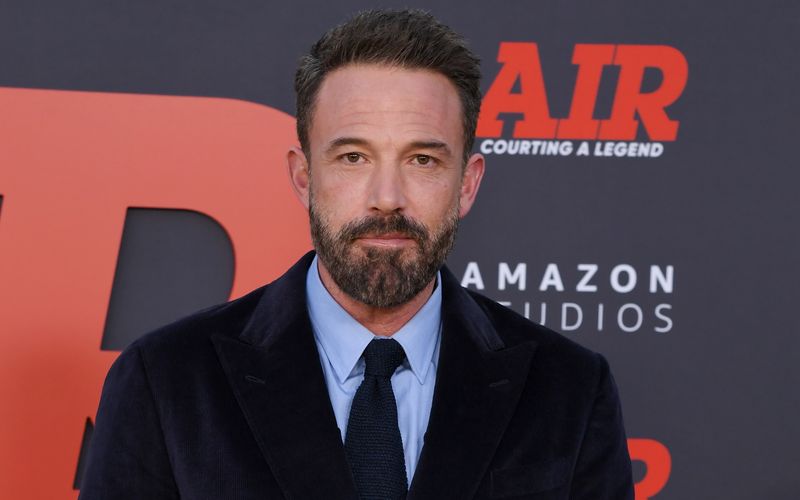 "Man sagt, er ist der ideale Mann", zitierte das US-Magazin People den Filmemacher Kevin Smith, als es 2002 Ben Affleck zum "Sexiest Man Alive" kürte. Affleck sei "gesprächig, hübsch, gütig und intelligent", so Smith. Der Star aus "The Accontant" (Mittwoch, 5. März, um 20:15 Uhr bei Kabel Eins) befindet sich mit der Auszeichung jedenfalls in bester Gesellschaft ...