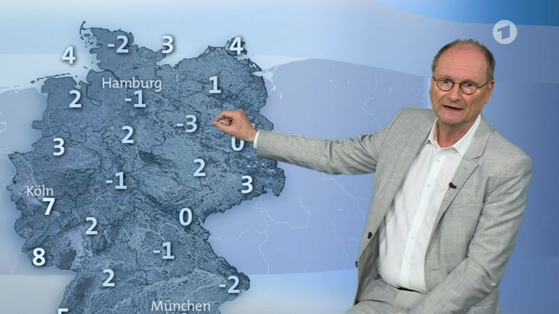 Sven Plöger ist derzeit gezwungen, seine ARD-Wettervorhersagen im Sitzen einzusprechen.